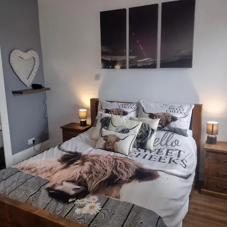 Lingfield Ewenique Views Pets Welcome